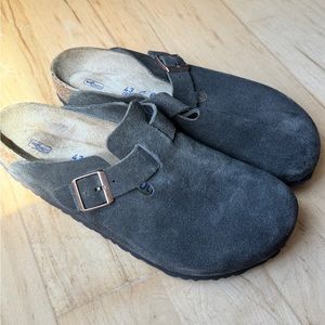 Birkenstock chocolate suede clog size 43